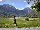 Vue depuis le haut du village sur le fond de la vall&eacute;e d'Aure