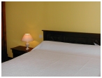 Une chambre avec 1 lit en 140
